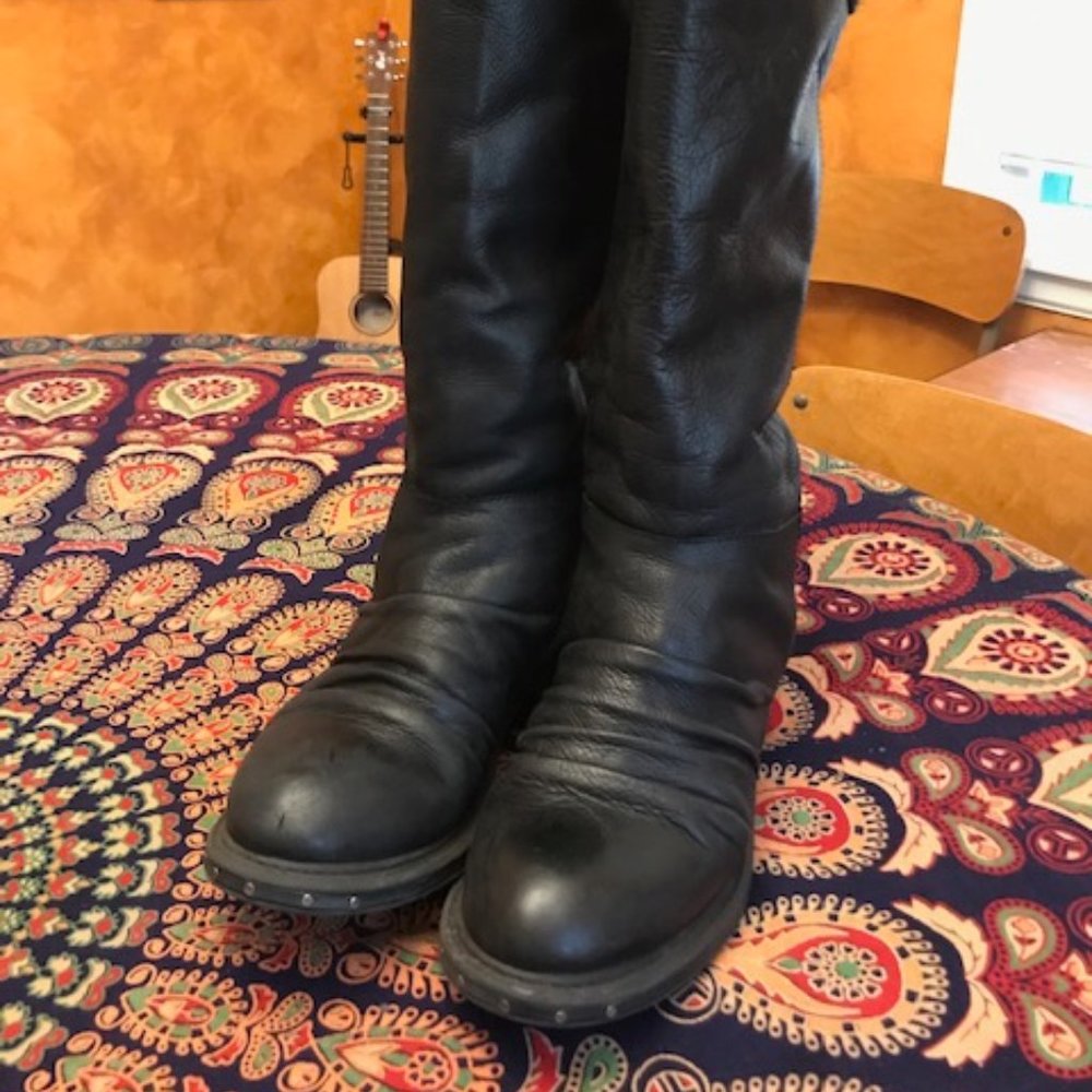 NAYA  Raptor wide shaft boots. Black with fur